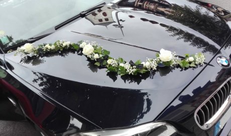 Composition florale pour voiture de mariage à Sallanches 