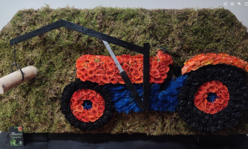 Composition florale tracteur pour deuil à Sallanches 