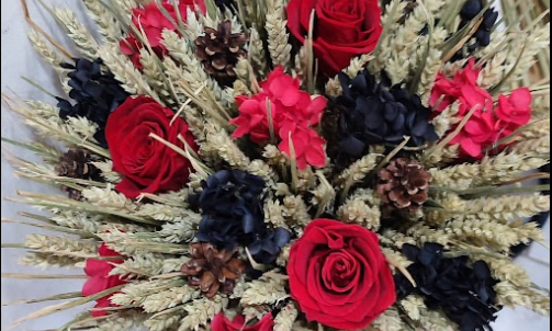 Bouquet noir rouge fleurs séchées