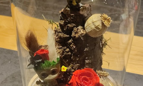 Cloche Thème Groot rose rouge.