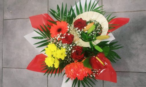 Bouquet bulle rouge rond raphia