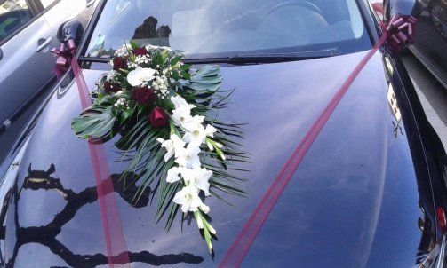 Composition florale pour voiture de mariage à Sallanches 